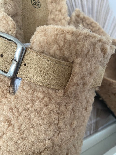 Mules Femme - Confort Exceptionnel et Élégance Classique - l'Atelier d'Ambiance - Showroom